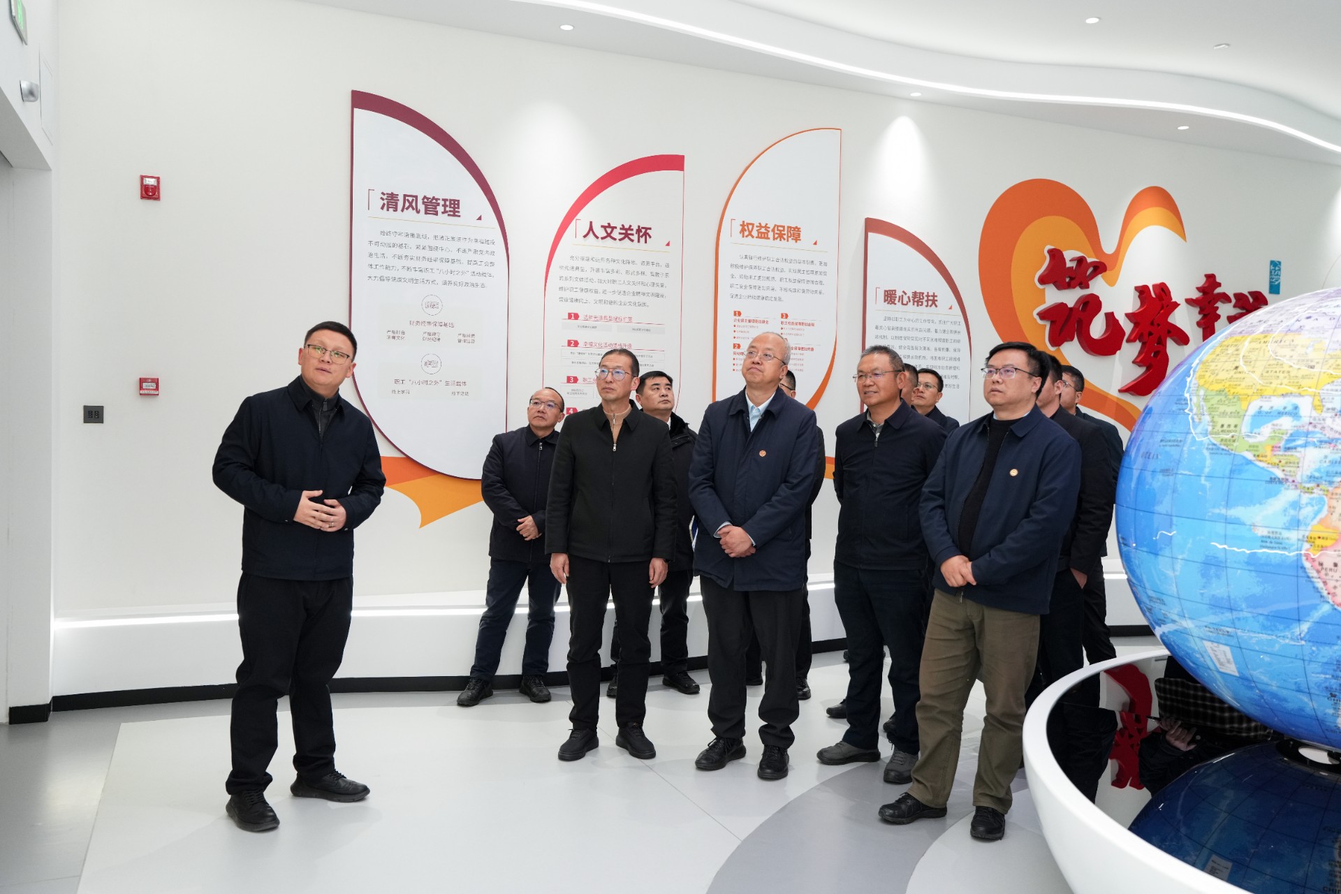 ​总与滇西应用技术大学交流座谈
