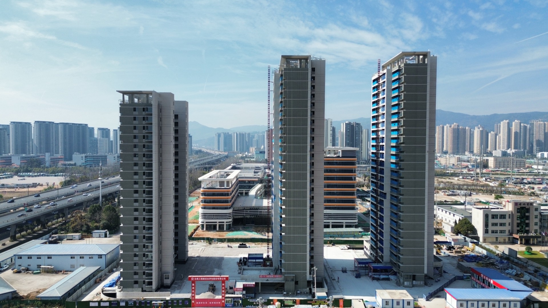 昆明市西山区草海片区KCXS2024-2号地块保障性住房项目顺利通过主体结构分部工程验收